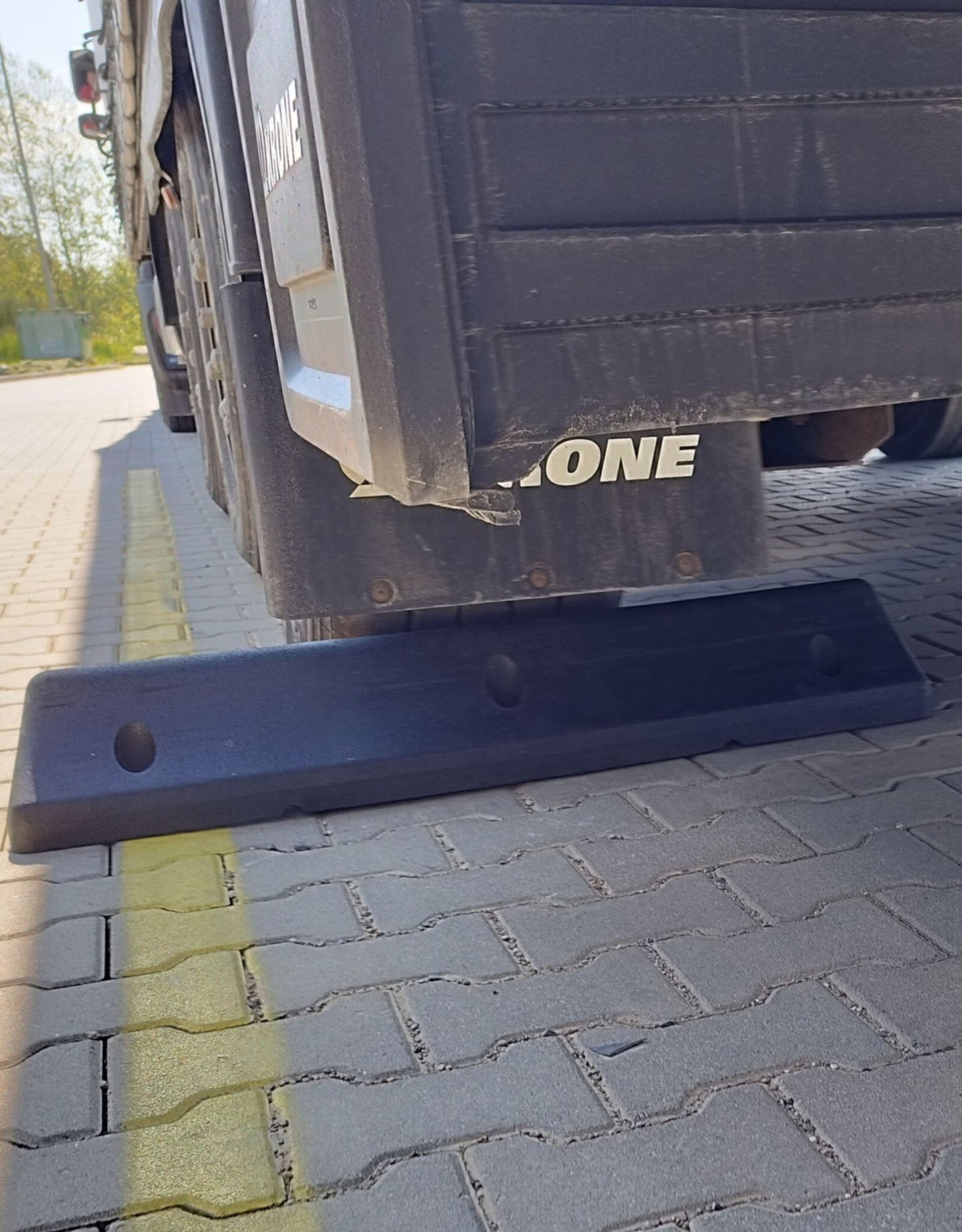 Butée de parking pour PL poids lourds